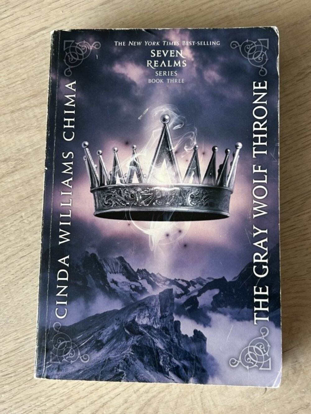The Gray Wolf Throne- Cinda Williams Chima; paperback